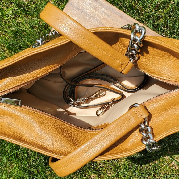 ♻️DONATED ♻️ Ron White  Quilted Hand Bag (with Crossbody option) - Picture 8 of 15